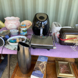 Household asstd electical items